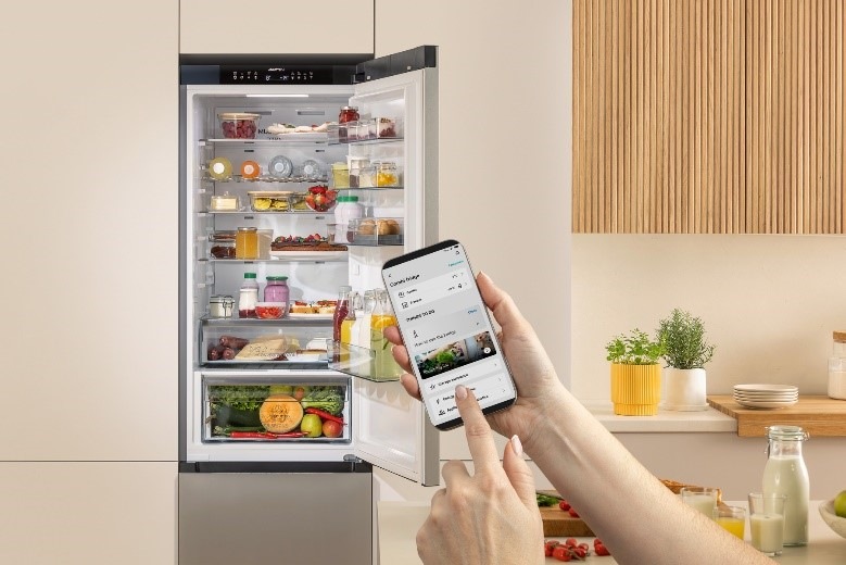 Chladnička s mrazničkou Gorenje G600 NRK61C61X4WFE nerez Gorenje chladnička NRK61C61X4WFE, nerez, mobilní aplikace