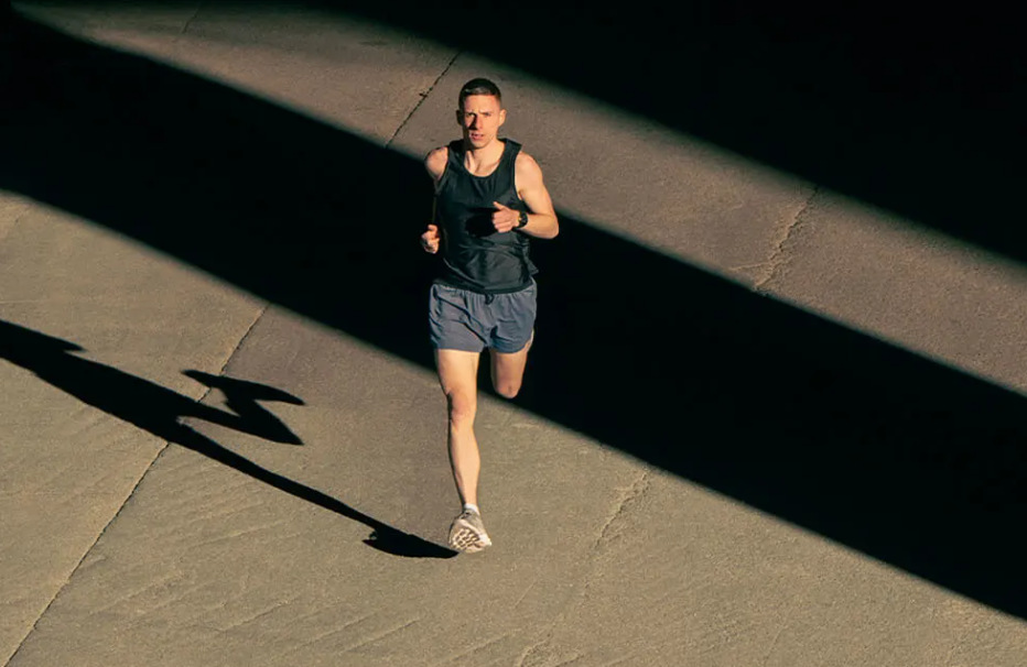 Garmin Forerunner 970 zaujmou i výdrží až 15 dní na nabití