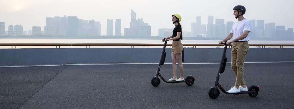 Elektrická koloběžka Ninebot Kickscooter E45E by Segway