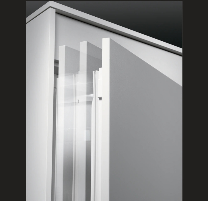 Chladnička s mrazničkou AEG Mastery FlexiShelf SCE818D3LC bílá