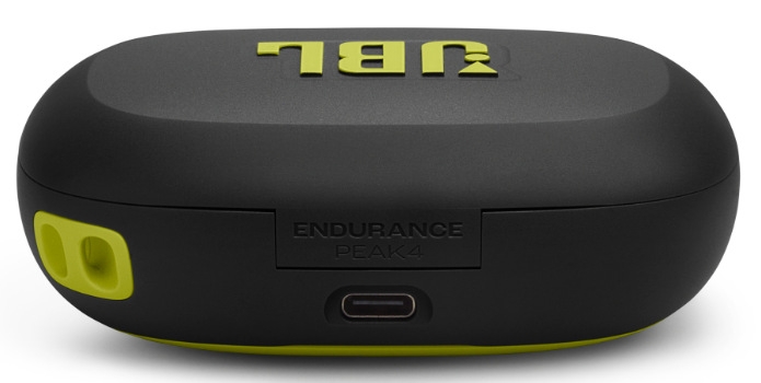Sluchátka JBL Endurance Peak 4 černá/žlutá Nabíjecí pouzdro JBL Endurance Peak 4 s USB-C konektorem a značením modelu