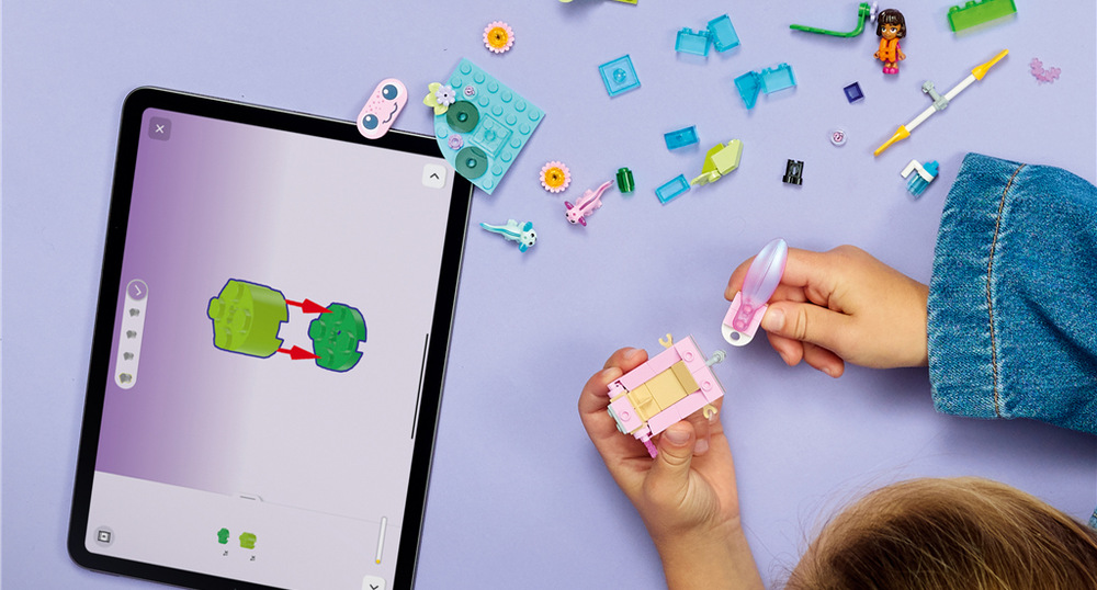 Aplikace LEGO Builder pomůže dětem zvládnout proces stavění a připravit člun na další výpravy.