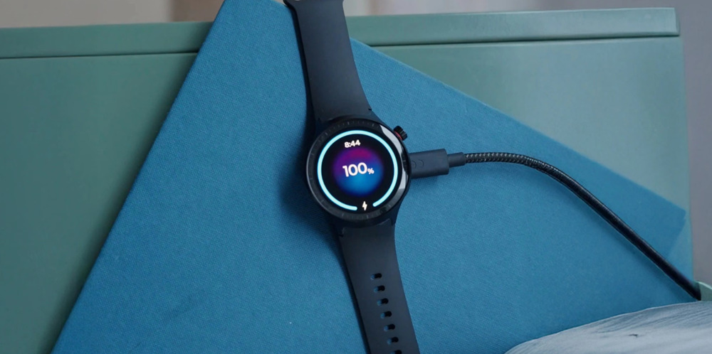 Chytré hodinky Motorola Moto Watch černé Nabíjení hodinek Motorola Moto Watch