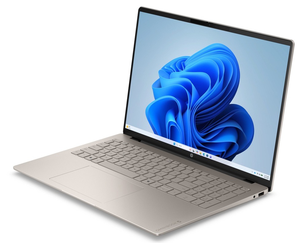 Otevřený a zapnutý notebook HP OmniBook 5 16-bn0000ncx