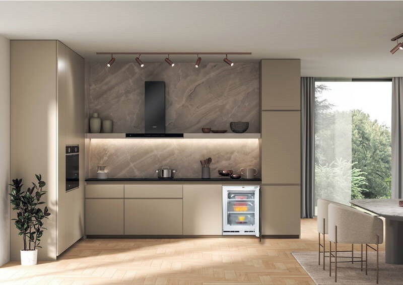Mraznička Whirlpool WBUFZ011 šuplíková, vestavná