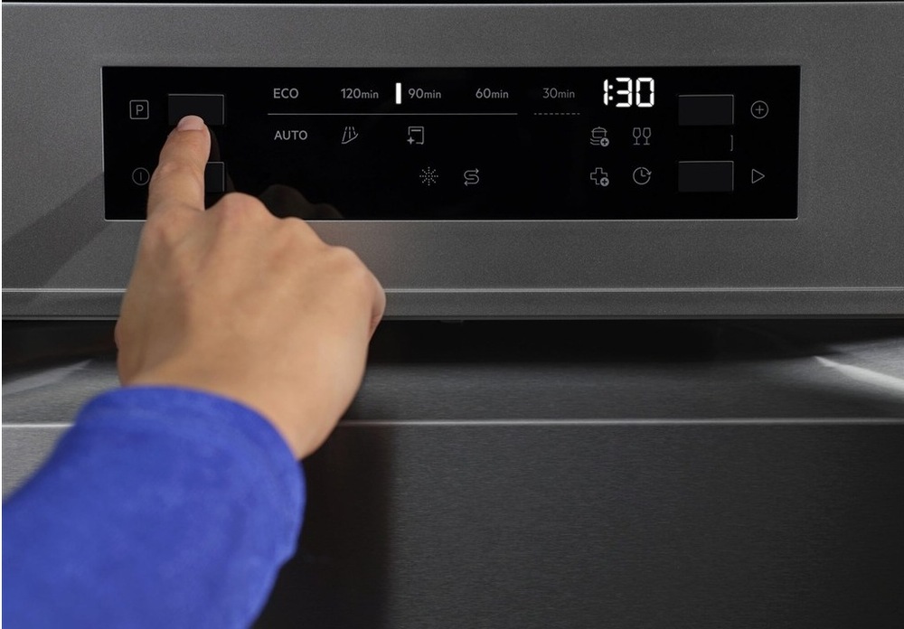 Ovládácí panel TimeSelect myčky AEG.