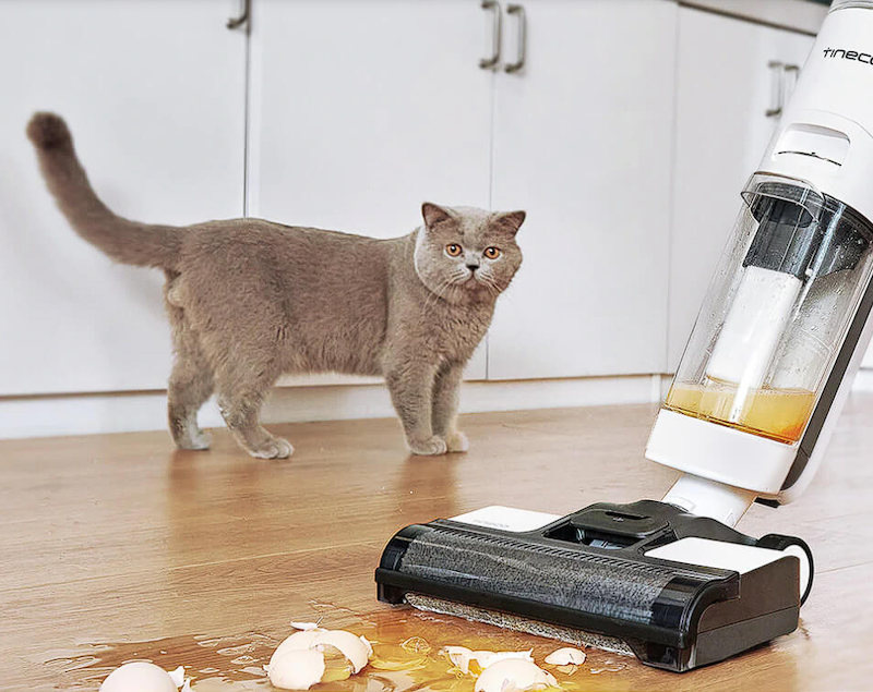 Tyčový vysavač Tineco iFloor Breeze bílý TNC778627