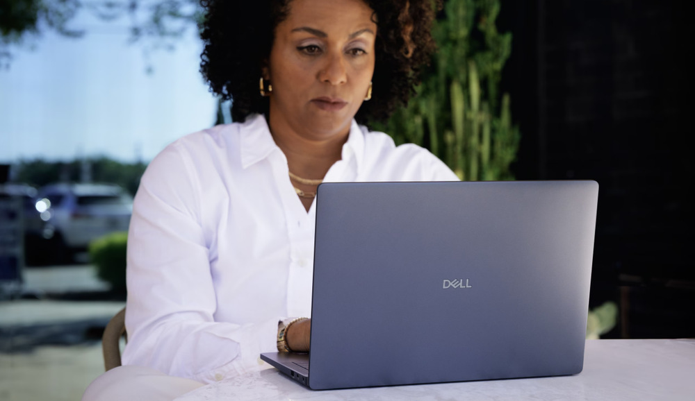 Notebook Dell Pro 14 Premium (PA14250) šedý Notebook Dell Pro 14 Premium (PA14250) šedý