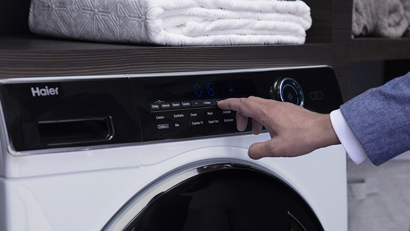 Sušička prádla Haier HD80-A3959-S bílá