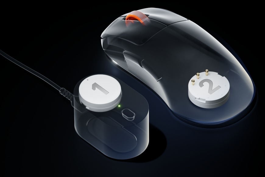 Myš SteelSeries Rival Pro WL Mini bílá Průhledová vizualizace dvou výměnných baterií v myši Rival Pro a nabíjecí základně