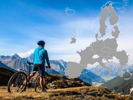 GPS lokátor Mala tracker na kolo černý Lokátor Mala tracker zaznamenává historii tras