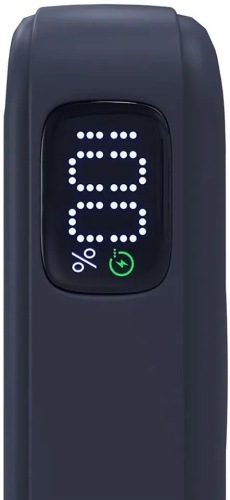 Powerbanka ADAM Elements VIONTA C2 Pro 8-in-1 10000 mAh tmavě modrá Detail LED displeje powerbanky Adam Elements zobrazující stav nabití v procentech.