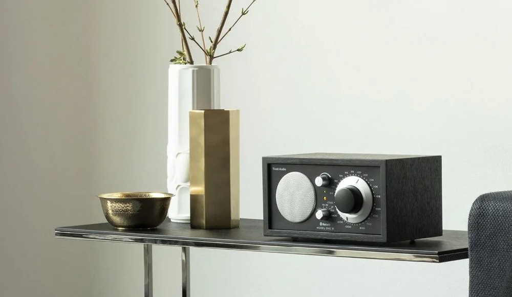 Radiopřijímač Tivoli Audio Model One BT černý Radiopřijímač Tivoli Audio Model One BT černý