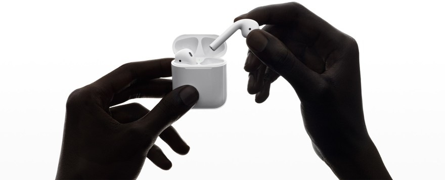 Sluchátka Apple AirPods, bezdrátové nabíjení (2019) bílá