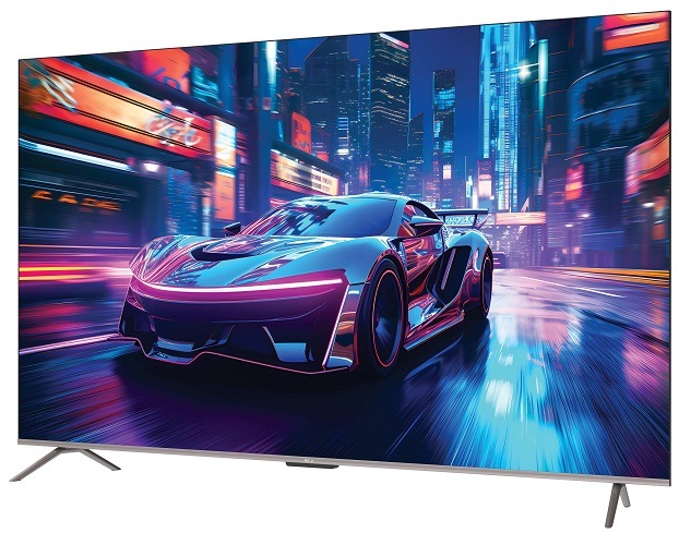 Televize Haier H85Q80FUX Televize Haier H85Q80FUX se závodním autem na obrazovce