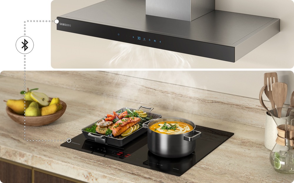 Digestoř Samsung propojená prostřednictvím Bluetooth s varnou deskou indukce Samsung NZ64B6056GK/U2