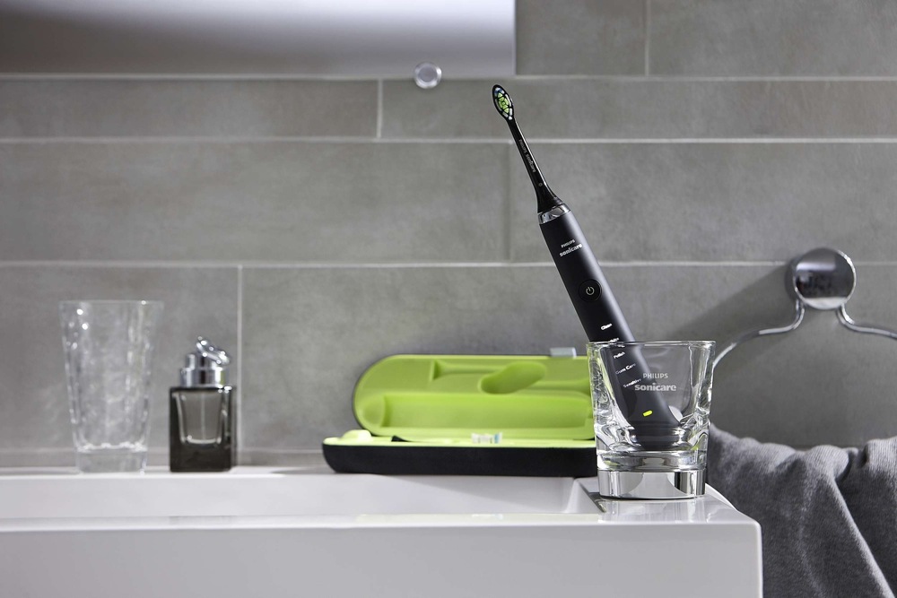 Zubní kartáček Philips Sonicare DiamondClean HX9352/04 černý