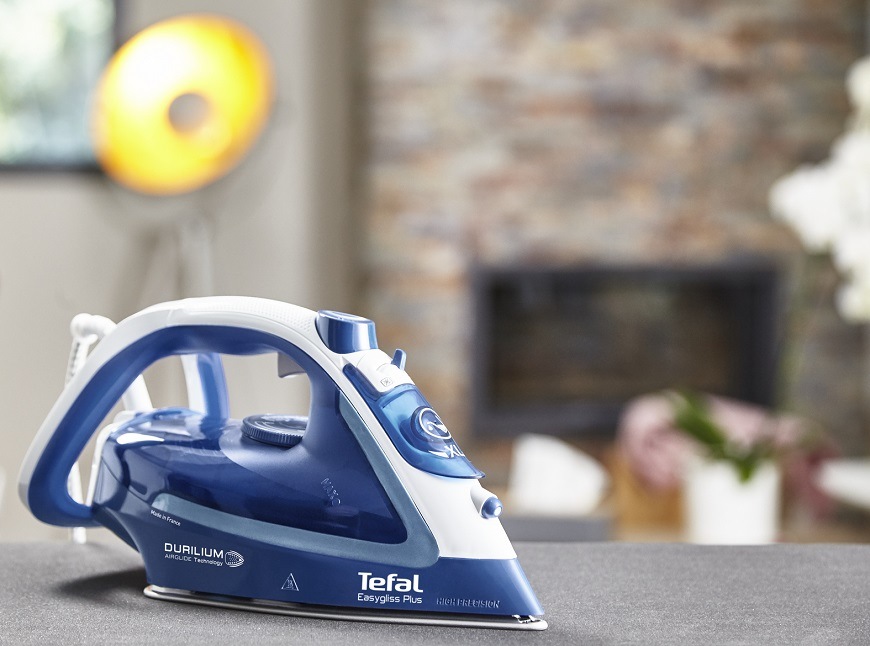 Žehlička Tefal EasyGliss Plus Auto-off FV5735E0 modrá Žehlička Tefal EasyGliss Plus Auto-off FV5735E0 modrá