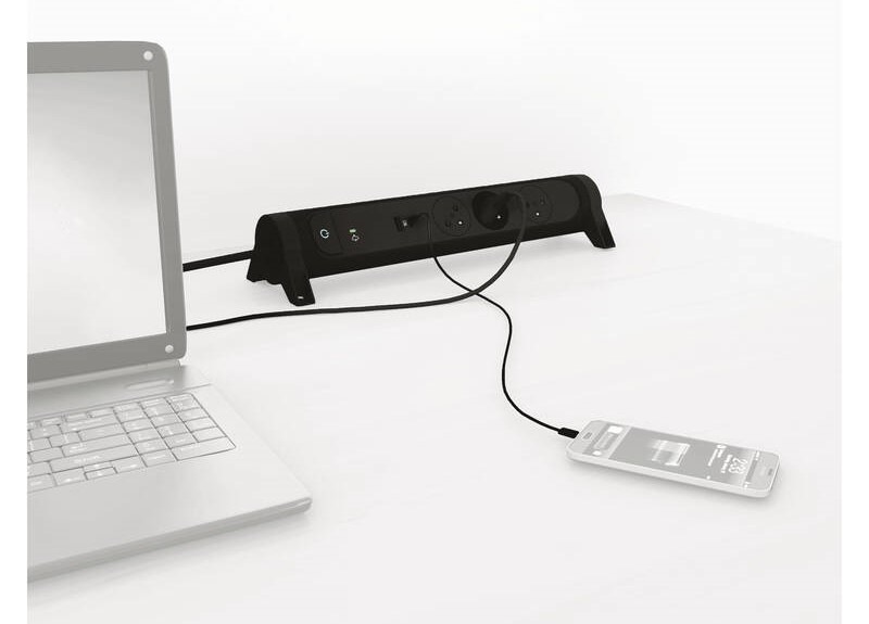 Přepěťová ochrana Legrand 3x zásuvka, USB, USB-C, 1,5m černá