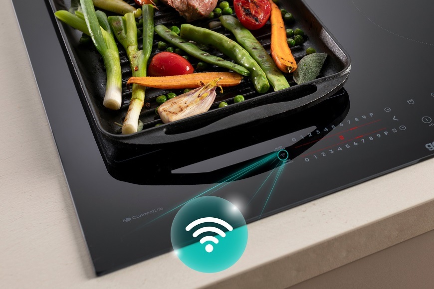 Indukční varná deska Gorenje GI8432BSCWF, černá, S mobilní aplikací ConnectLife budete vždy v obraze