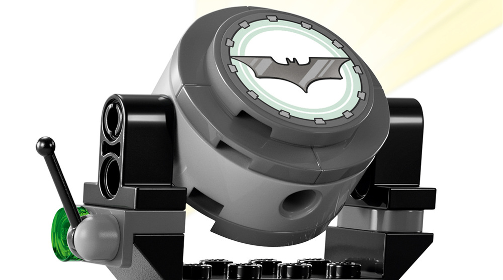 Stavebnice LEGO® DC Batman™ 76303 Batman™ Tumbler vs. Two-Face™ a Joker™ Bat-Signál lze naklánět a otáčet o 360 stupňů v obou směrech, takže Batman může vyrazit na další misi.