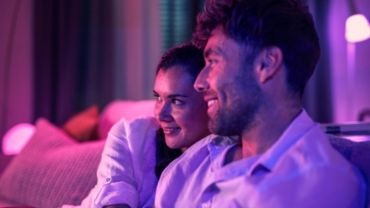 LED pásek Philips Hue Gradient Lightstrip pro TV 75"