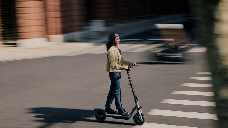 Elektrická koloběžka Segway F3 E antracitová