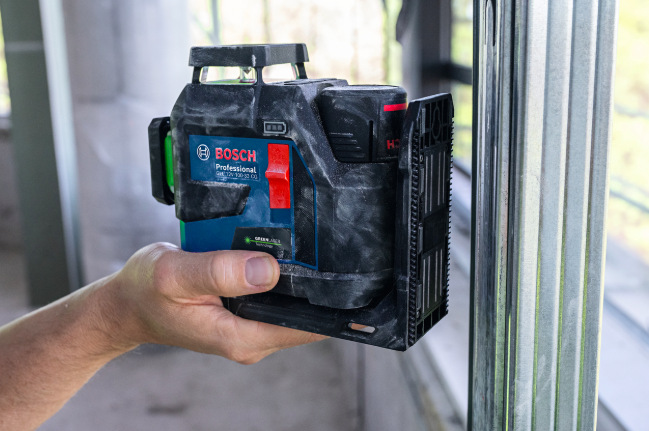 Čárový laser Bosch Professional GLL 12V-100-33 CG