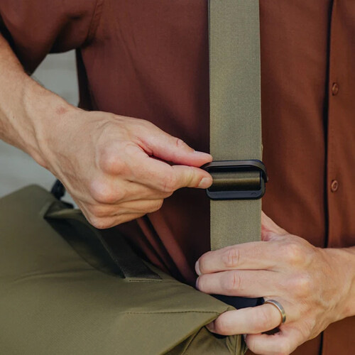Brašna Peak Design Everyday Messenger 13L (v3) khaki Brašna Peak Design Everyday Messenger 13L (v3) khaki