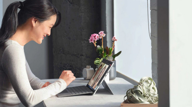 Notebook Microsoft Surface Pro 8 stříbrný