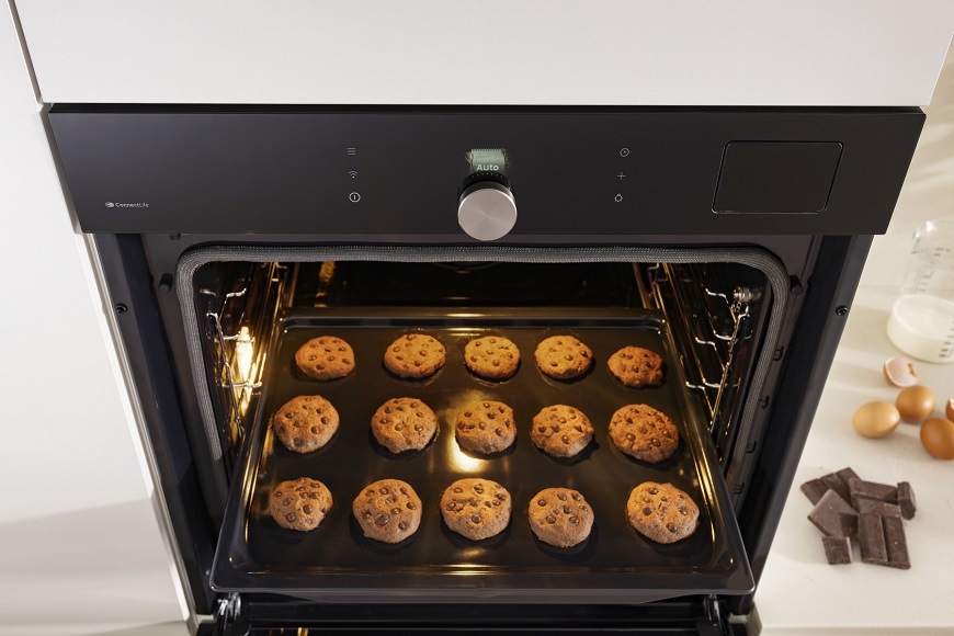 Vestavná trouba Gorenje BPSA6138B, černá, AutoBake