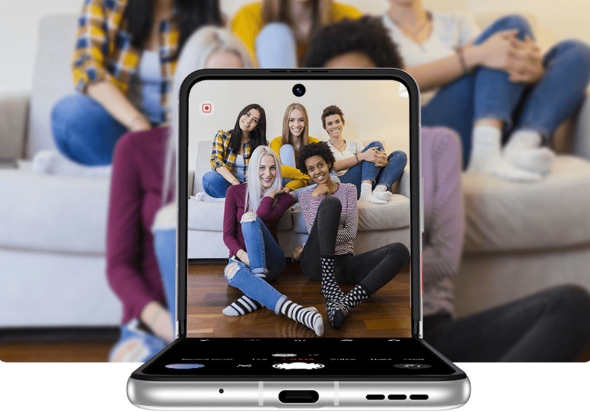 Mobilní telefon ZTE Nubia Flip 2 8 GB / 256 GB černý