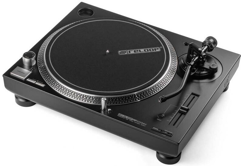 Černý DJ gramofon Reloop RP-5000 MK4 s pitch faderem a S-raménkem přenosky