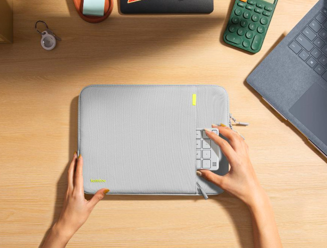 Pouzdro na notebook tomtoc Sleeve na 14" MacBook Pro - šedé