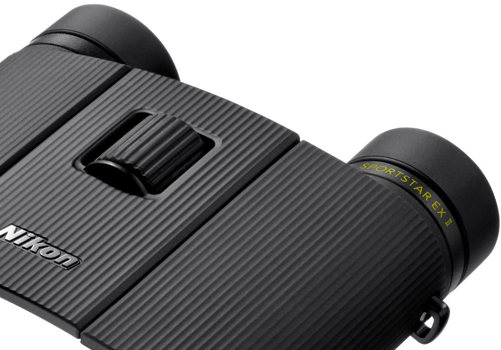 Dalekohled Nikon Sportstar EX II 8×25 černý Detail okulárů a ostřicího kolečka dalekohledu Nikon Sportstar EX II 8×25