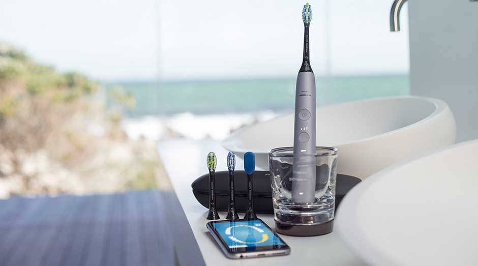 Zubní kartáček Philips Sonicare DiamondClean Smart Silver HX9924/47 stříbrný