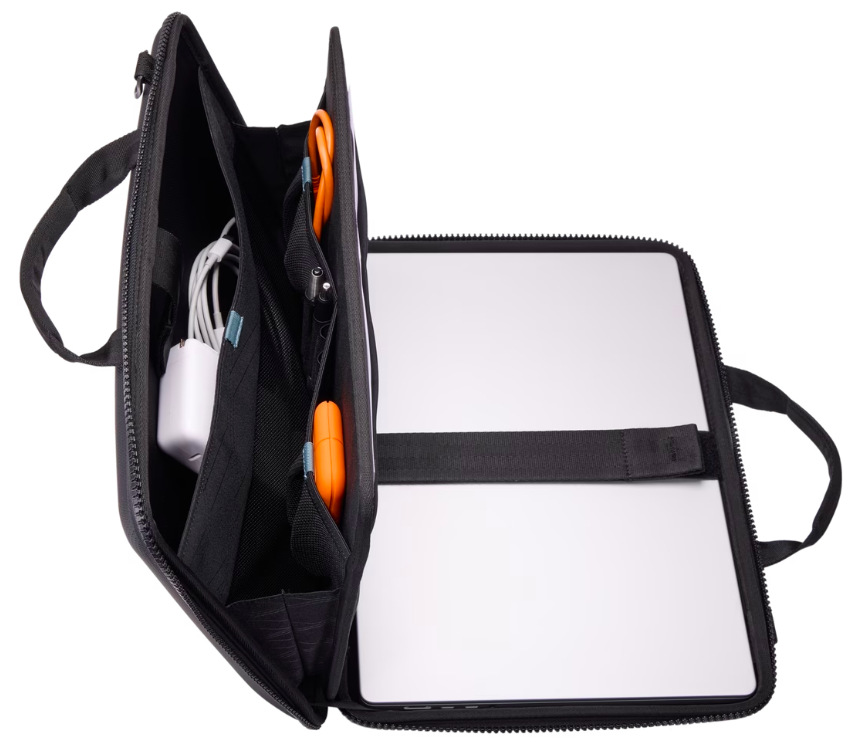 Brašna na notebook THULE Gauntlet 5.0 - 16" MacBook Pro černá Brašna na notebook THULE Gauntlet 5.0 - 16" MacBook Pro - černá