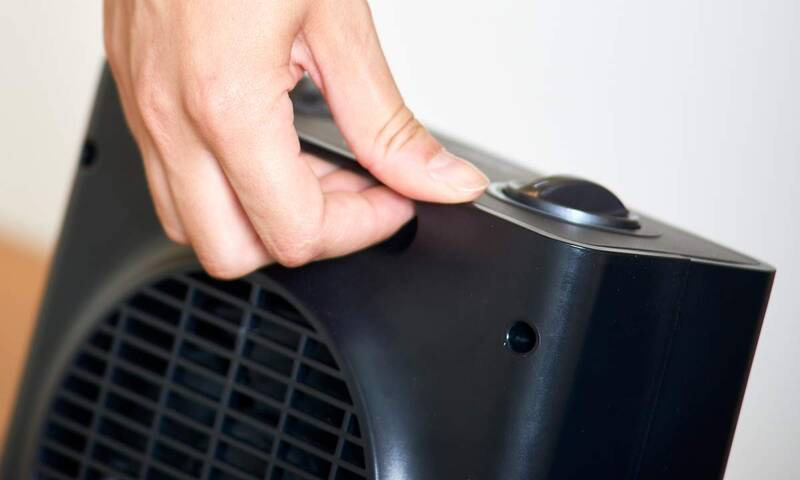 Teplovzdušný ventilátor Black+Decker BXSH1500E černý Black+Decker BXSH1500E, černá