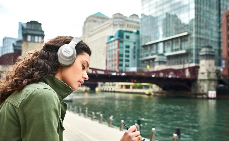 Sluchátka JBL E65BTNC modrá