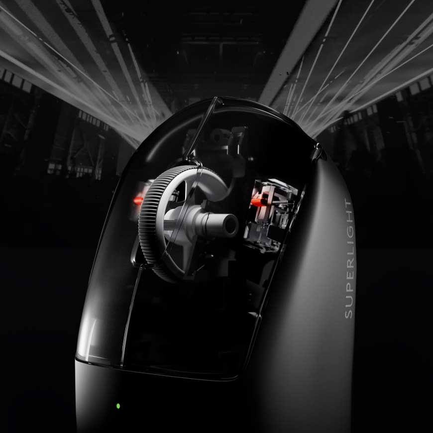 Detail myši Logitech G PRO X Superlight 2c SE s průhledem na vnitřní konstrukci a rolovací kolečko