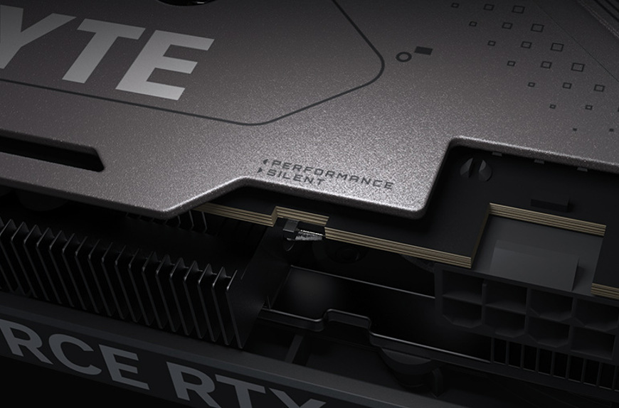 Detail přepínače režimů Performance a Silent na backplate grafické karty GIGABYTE RTX 5060 