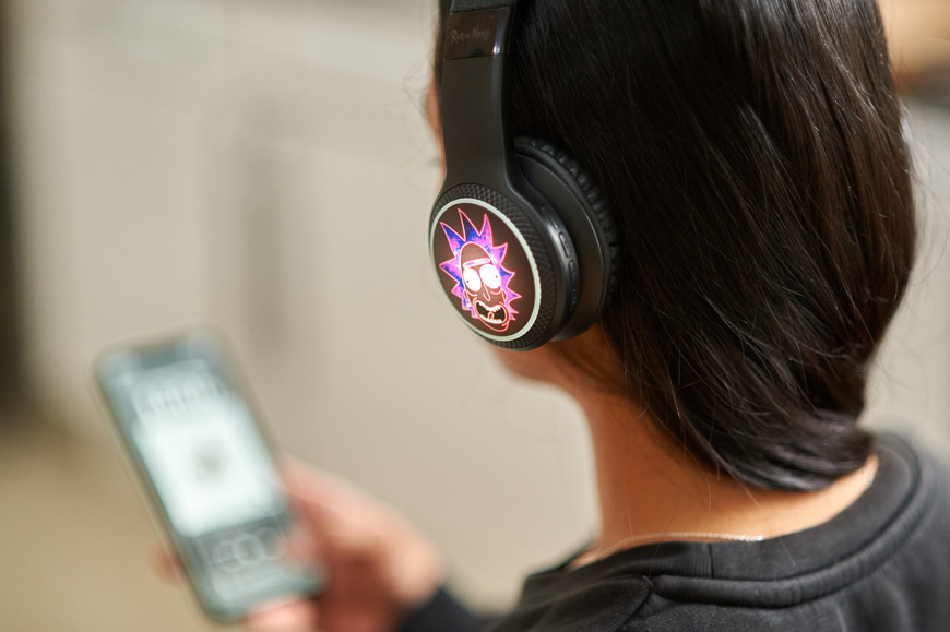 Lazerbuilt Rick & Morty Light-Up Bluetooth, černá