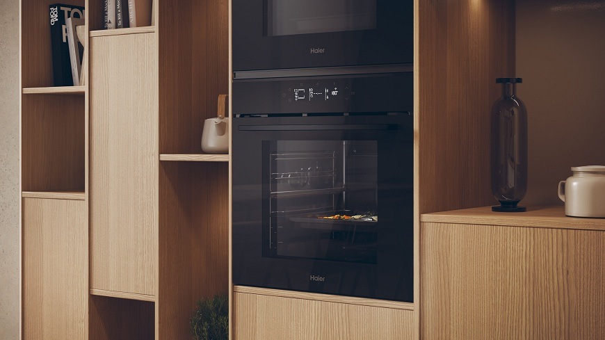 Trouba Haier H6 ID25G3HTB černá trouba Haier H6 ID25G3HTB v kuchyni
