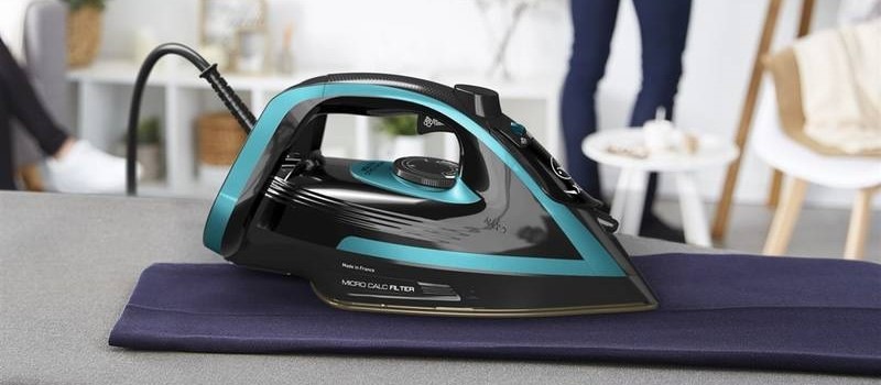 Žehlička Tefal Puregliss FV8066E0