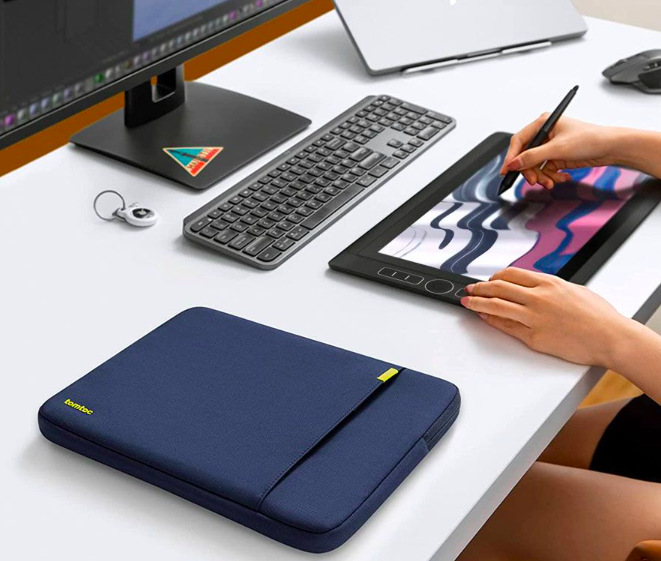 Pouzdro na notebook tomtoc Sleeve na 14" MacBook Pro - modré