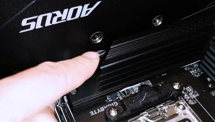 Výhodou je u Gigabyte Z790 EAGLE AX  i snadná stavba