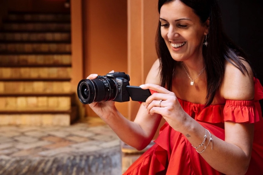 Digitální fotoaparát Canon EOS R10 + RF-S 18-45 IS STM černý Canon EOS R10, černá