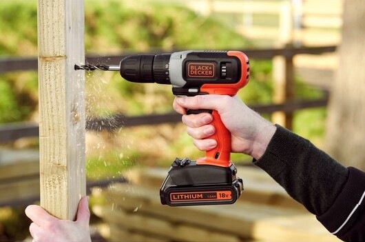 Vrtací šroubovák Black-Decker BCD001C1-QW (s baterií)