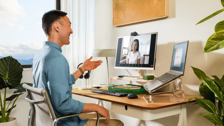 Webkamera Logitech Brio 100 Full HD grafitová