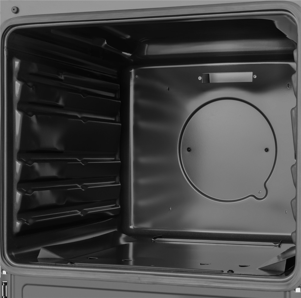 Plynový sporák Amica SPP 101 W bílý Detail vnitřního prostoru smaltované trouby sporáku Amica.